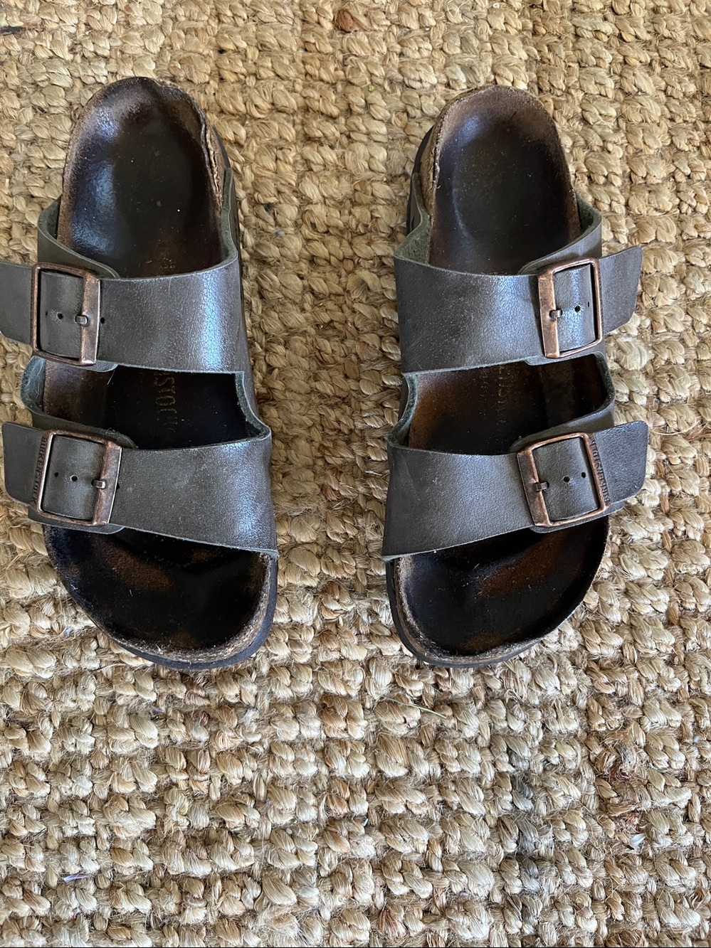 Birkenstock Arizona  Sandals - Dark Brown Made in Germany
US 8-9. EU-39
GUC